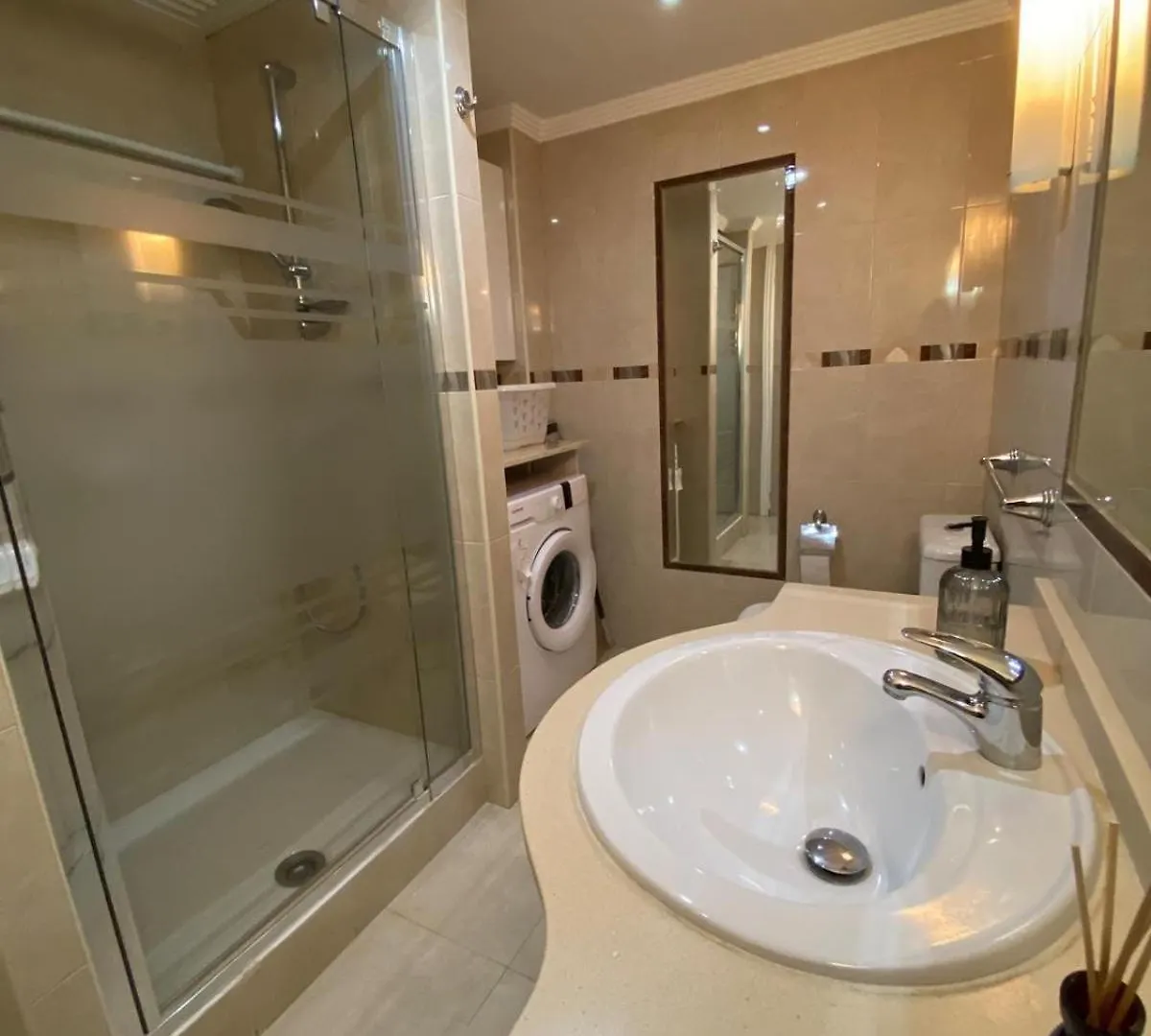 Apartamento En Pyr Con Vistas Al Mar Y Puerto Fuengirola 0*,  Spain